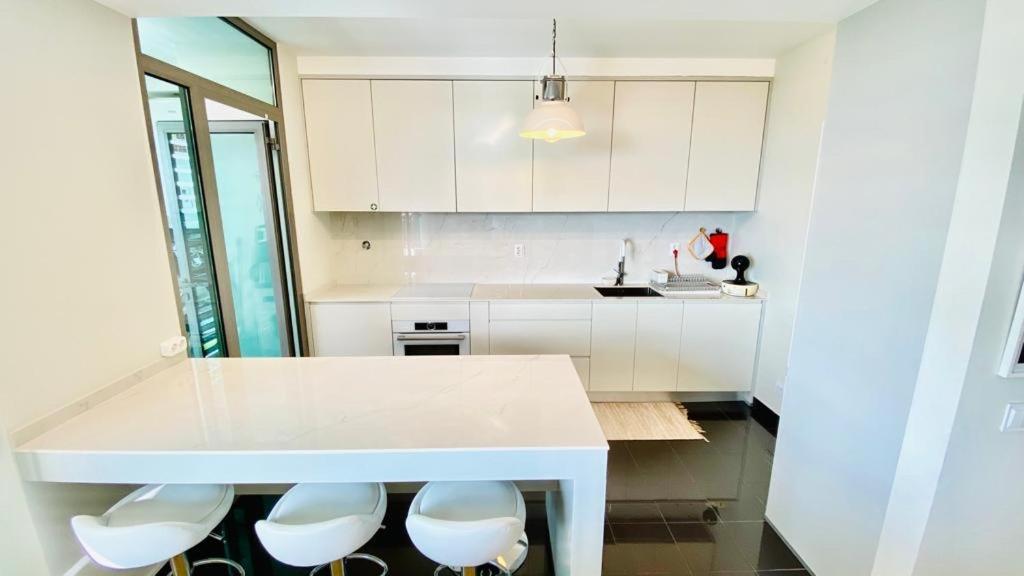 Charming Monumental Apartment Фуншал Екстериор снимка